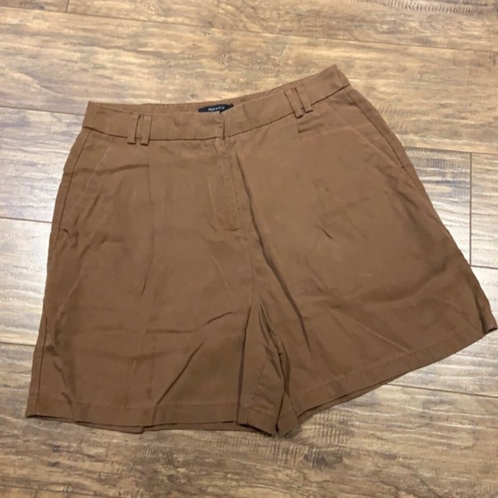 RW&Co dark tan shorts